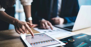 Business graph computer analytics