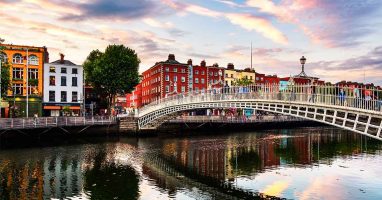 View of Hapenny bridge in Dublin
